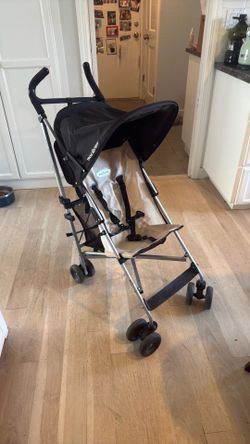 MACLAREN VOLO STROLLER