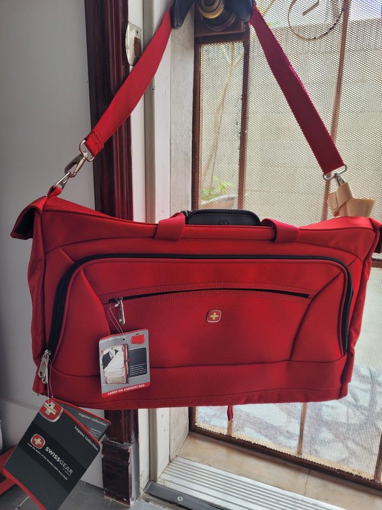 GARMENT BAG 🎒 SWISSGEAR CARRY-ON RED NEW