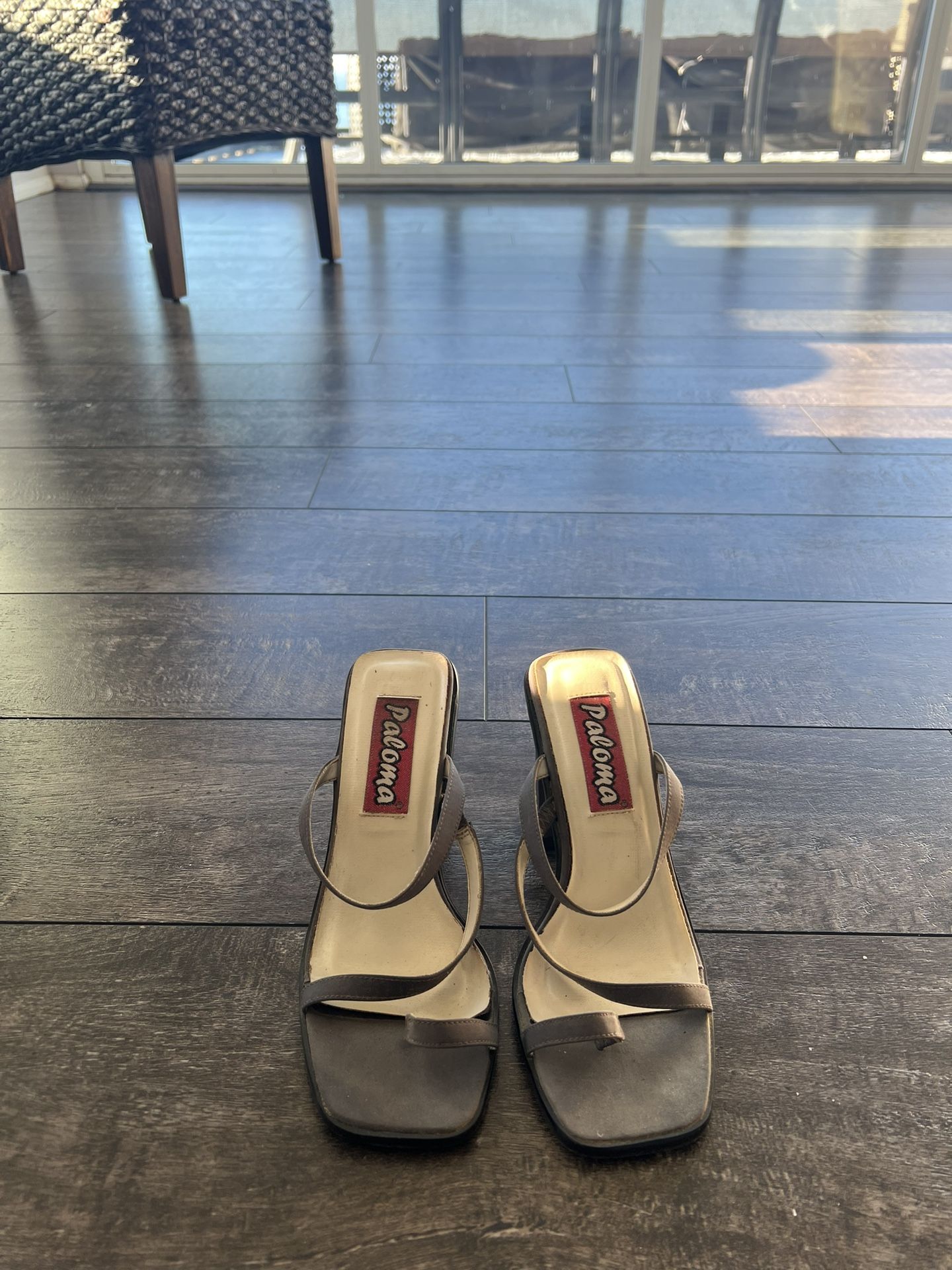 LADIES GREY HIGH HEELS WITH TOE STRAP