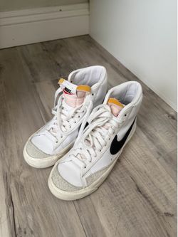 Nike Women blazer mid 77 SIZE: 5