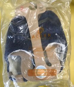 Women’s Classic Acorn Slipper 5-6 NWT