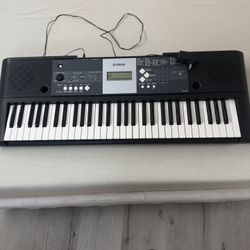 Yamaha Piano keyboard 