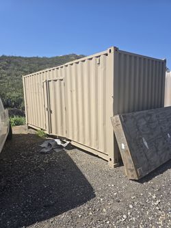 Shipping container
