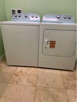 Washer and dryer (like new )