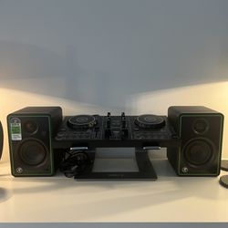 Pioneer DDJ 200 Mixer Controller & CR-X speakers