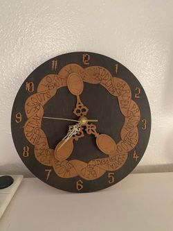 Weasley Family Round Clock/Harry Potter