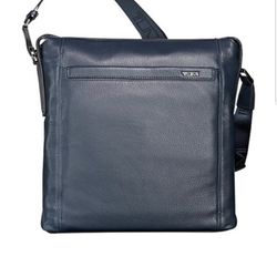 TUMI CROSSBODY LEATHER BAG