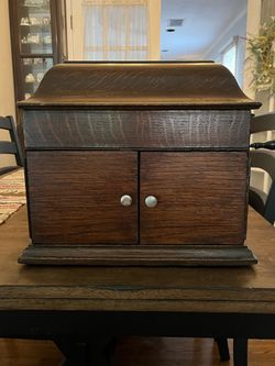 Victrola Tabletop Phonograph VV-VIII