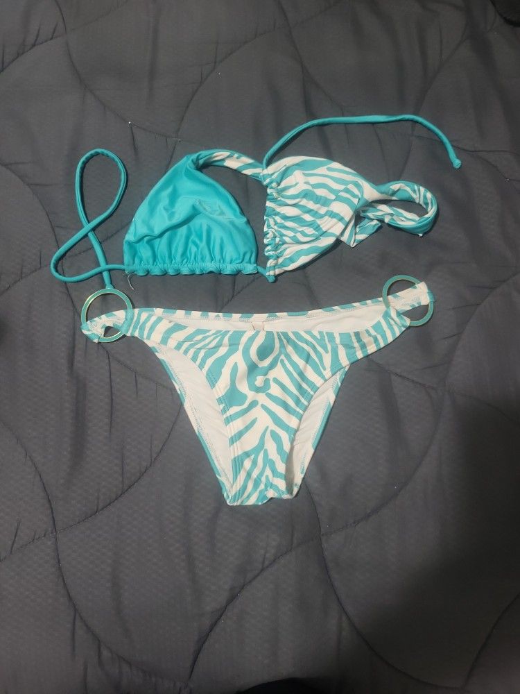 Vix Bikini ,teal, Size Medium,  Reversible Top.