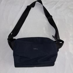 Bellroy Sling 6L , Navy Blue Small 
