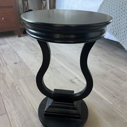 Black Circular Table 