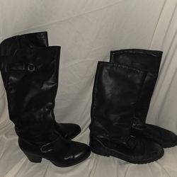 Black boots (2 pairs)