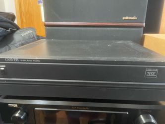 Vintage Carver power amplifiers 2 channels.Everything is working good and good condition.