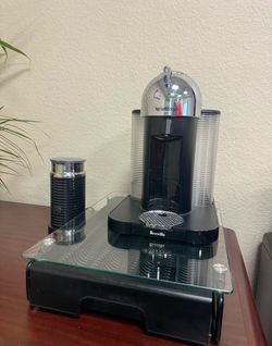 Nespresso Machine, Frother & Pods Holder
