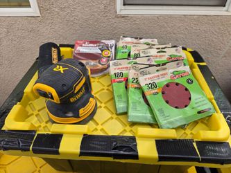 DeWalt XR Brushless Random Orbit Sander with Sanding Discs