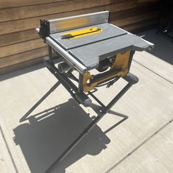 Dewalt Table Saw. 8 1/4” Blade.