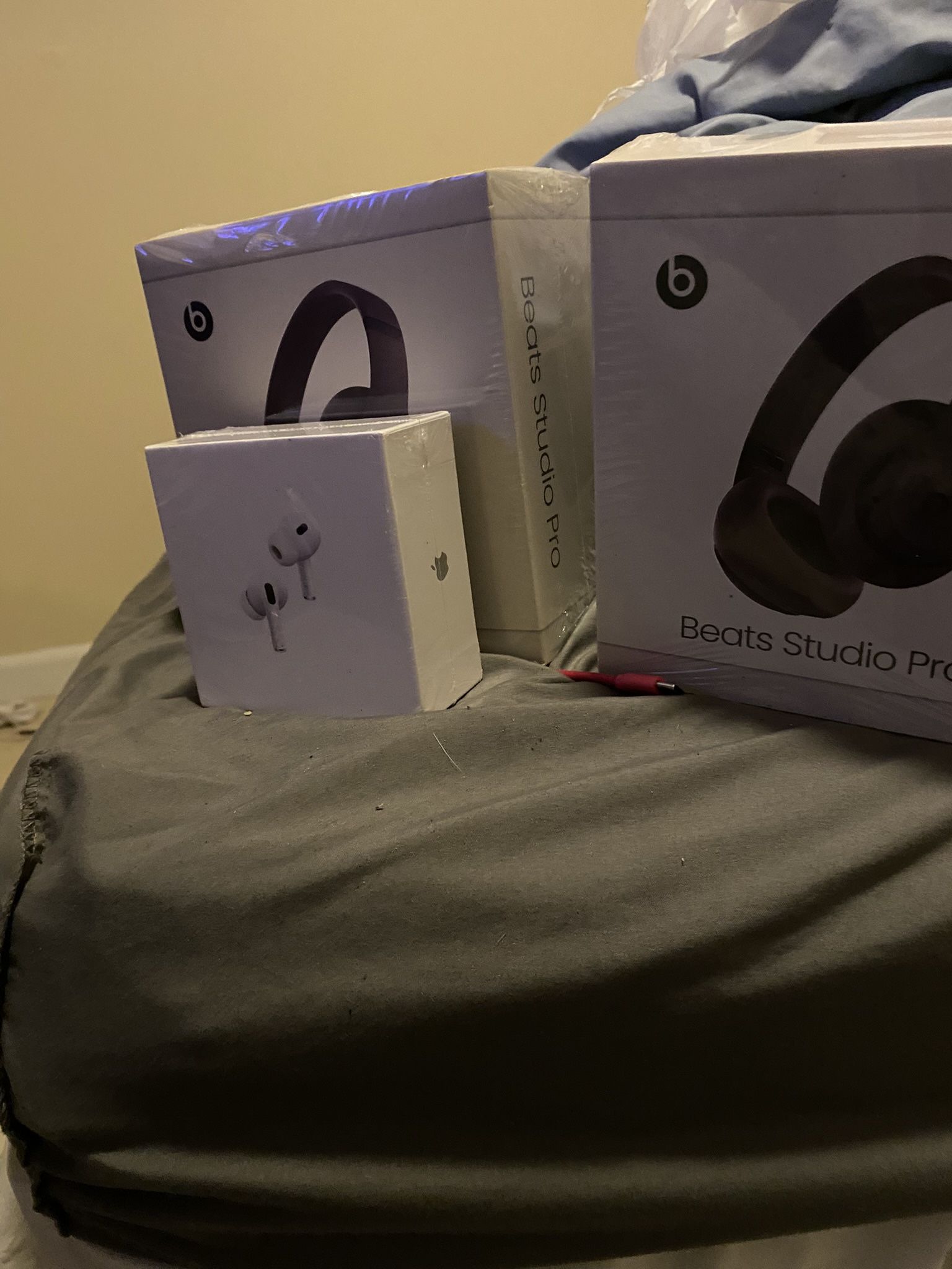 Air Pod Pro Gen 3 And Beats Studio