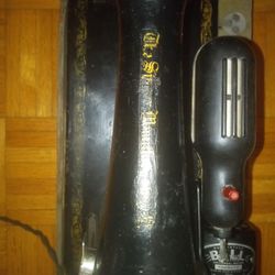 1917 Antique Singer Portable Sewing Machine Made  In St. Elizabeth, NJ