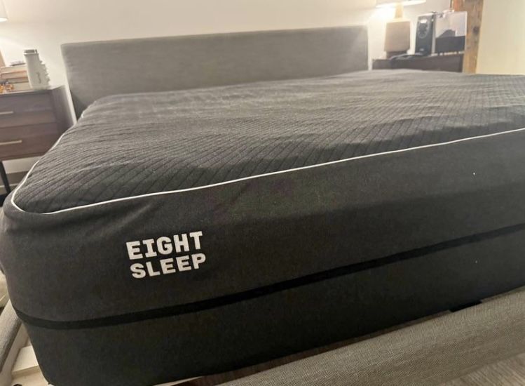 Eight Sleep Pod 3 King Size for Sale in New Phila, OH OfferUp