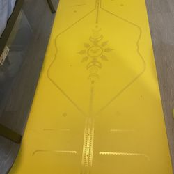 Ruby Yoga Mat (almost new)