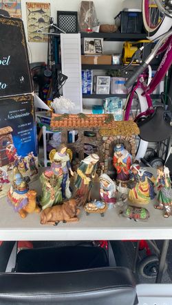 Kirkland large Hand-Painted Nativity Set 13-Piece
