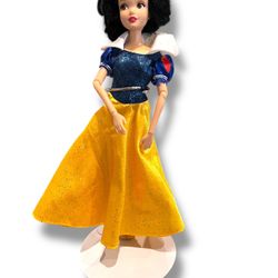 Disney Store 2014 Classic Snow White Doll 12' High Quality- No Shoes