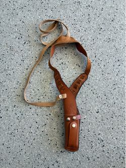 BIANCHI X15 Vertical Shoulder Holster. Medium. Genuine Leather. Pre Owned.
