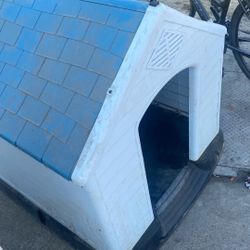 Dog House 40$Tuff  Only Dusty
