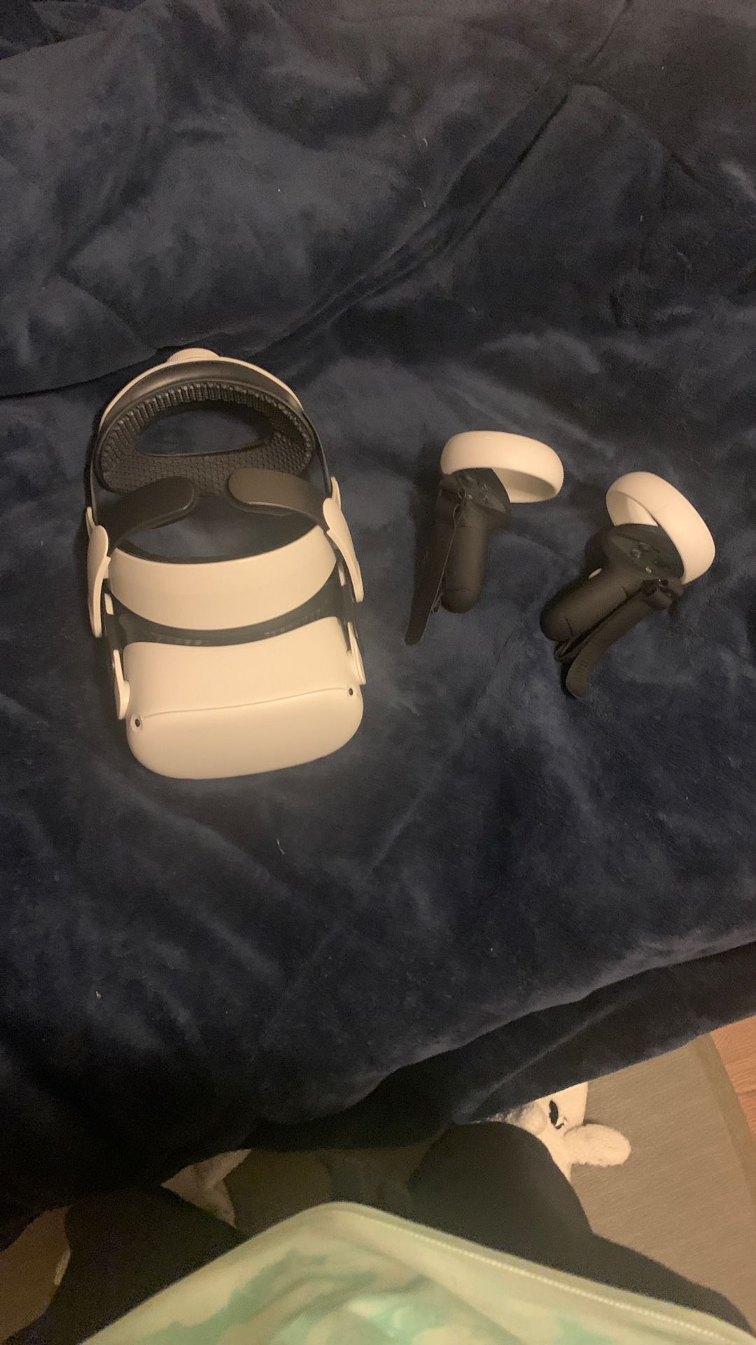 Quest 2 With Accessories
