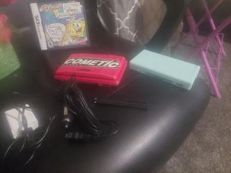 2 Nintendo Ds