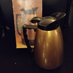 8 Cup Insulated Pitcher 