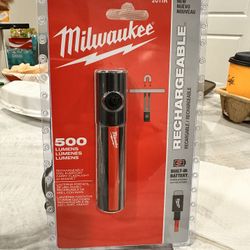 📌Milwaukee 500 Lumens EDC Everyday Carry Internal Rechargeable Flashlight with Magnet👉PRECIO NO MENOS👉$40