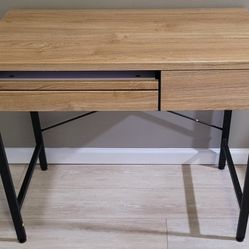 Desk With 2 Drawers And Keyboard Tray