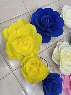 Flowers Plastis And Paper 18