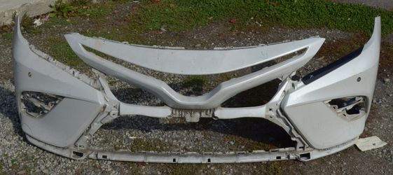 USED REF#U0298 || 2018-2020 TOYOTA CAMRY || FRONT BUMPER COVER ONLY