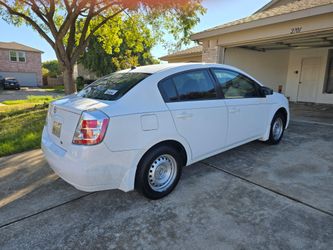 Nissan Sentra White 4-Door Sedan