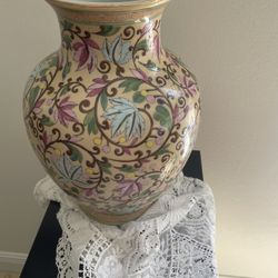 Vintage Hand-Painted Macau Ceramic Vase – Floral Enamel Asian Decor