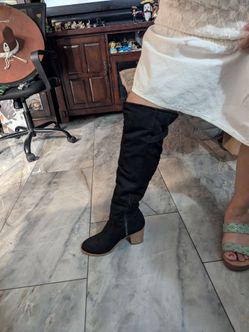 Boots knee high heels 7.5