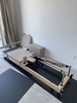 Zous Pro Foldable Pilates Reformer by PersonalHour — NEVER USED