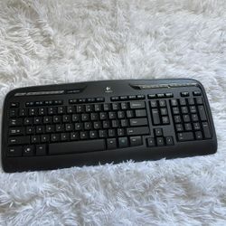 Logitech  MK 300 Wireless Desktop Keyboard, 
