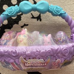 Hatchimals CollEGGtibles Family Spring Basket 