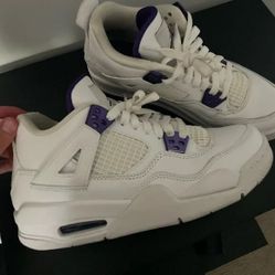 Jordan Retro 4's Size 12