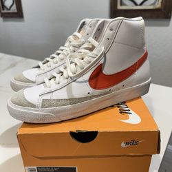 BLAZER MID’77  VINTAGE