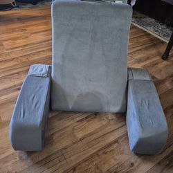 Redrest Nack Support Chair like new