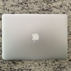 MacBook Pro Retina 13” (Early 2015) – Intel i5 – 8GB RAM – 128GB SSD – Charger Included