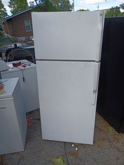 WHITE REFRIGERATOR LIKE NEW