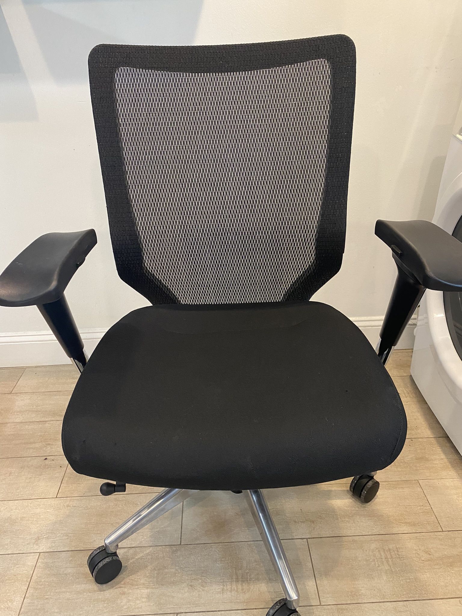 Black Mesh Desk chair