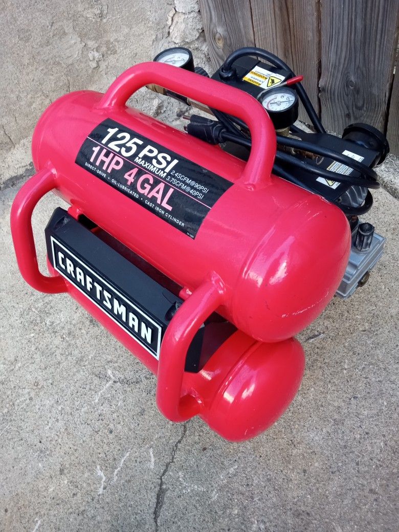 Excellent Condition Craftsman 125 PSI 4- Gallon Portable Air Compressor 