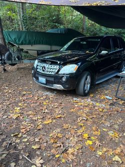 Mercedes-Benz ML-Class Black SUV