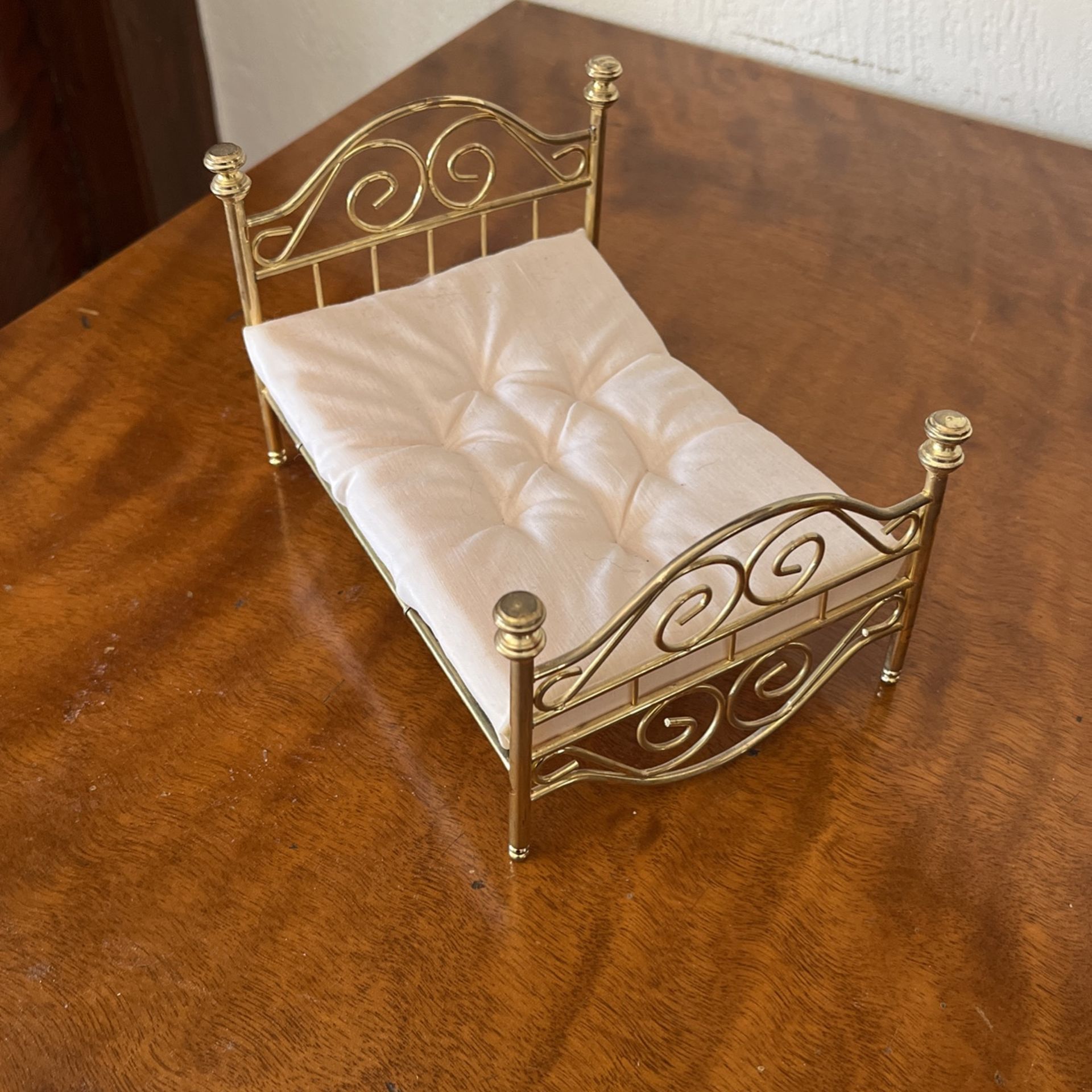 Dollhouse brass Bed With Mattress